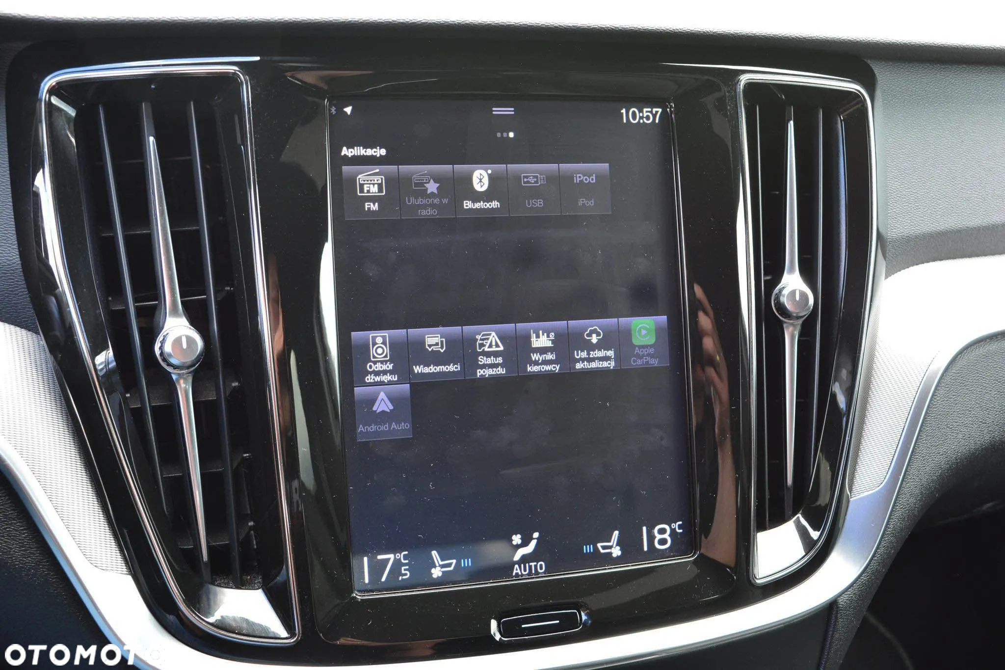Volvo V60 T8 AWD Plug-In Hybrid R-Design - 19