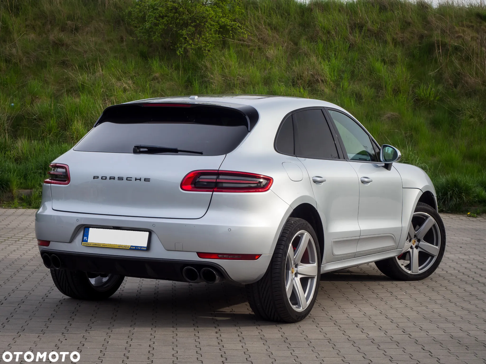 Porsche Macan Turbo - 19