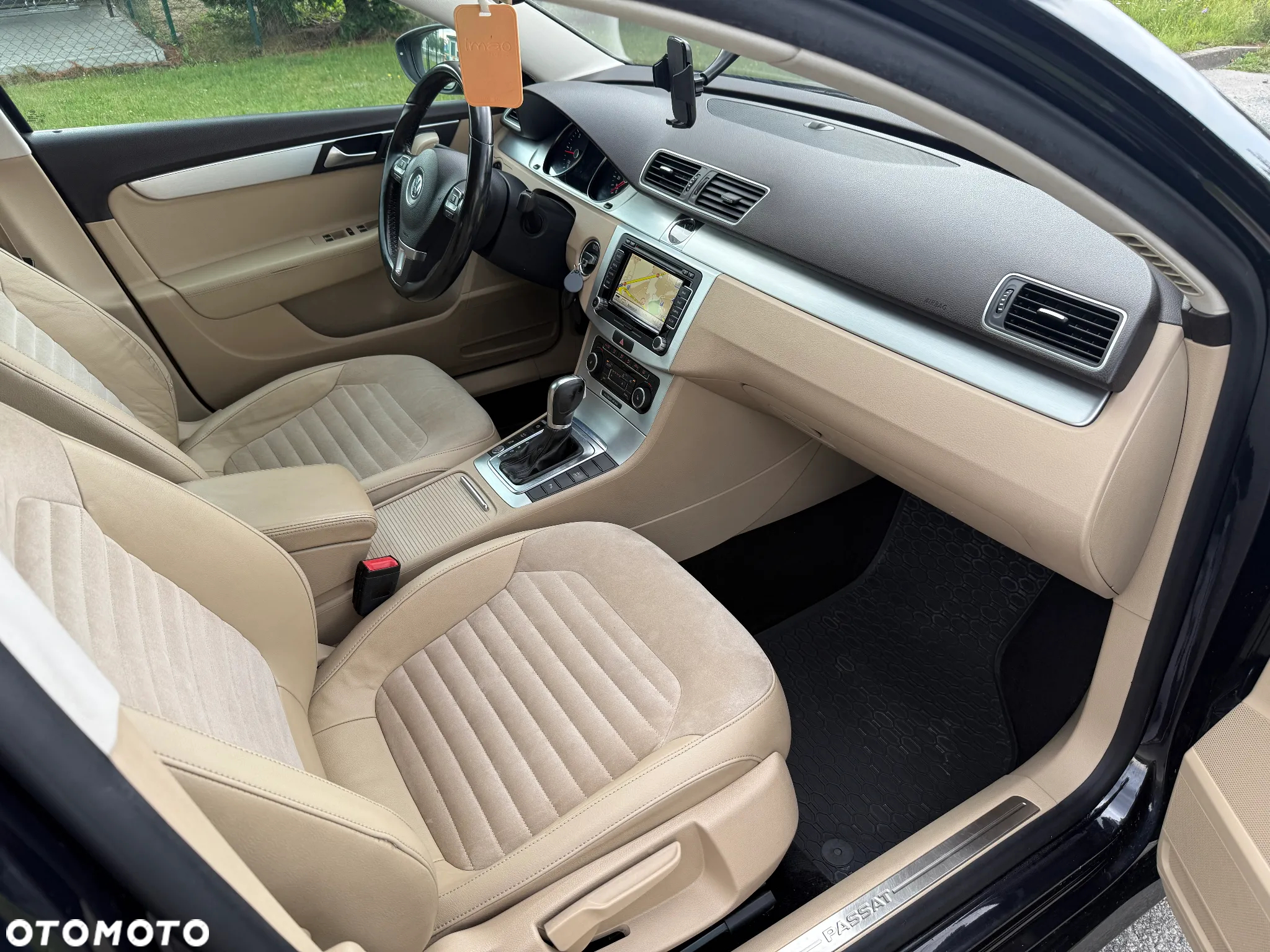 Volkswagen Passat - 13