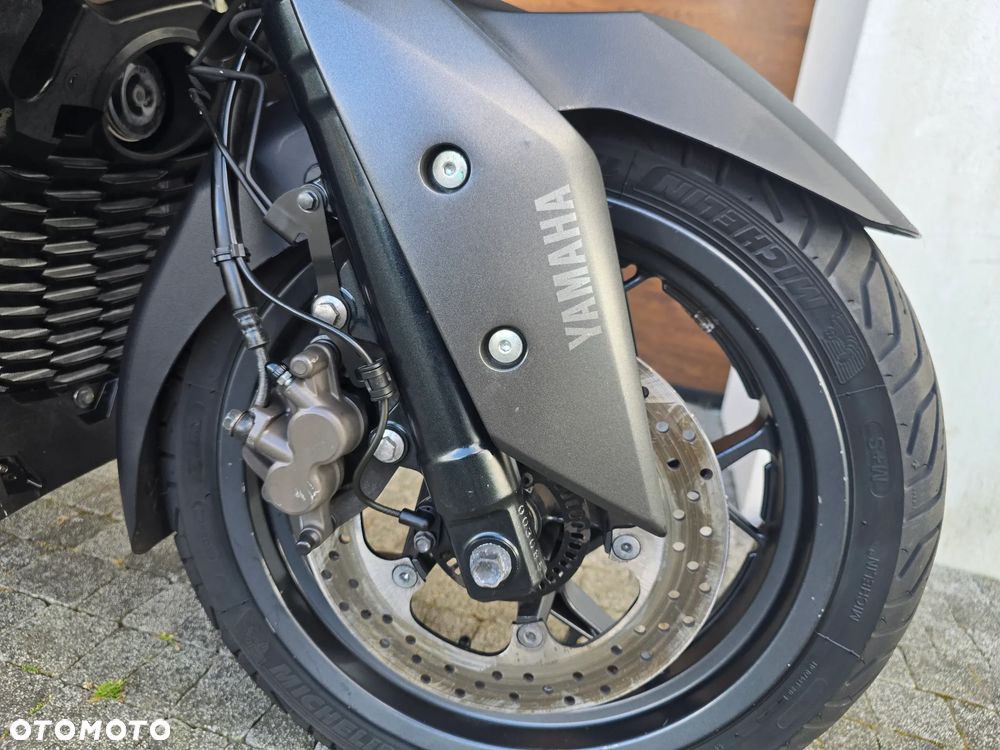 Yamaha X-max - 24
