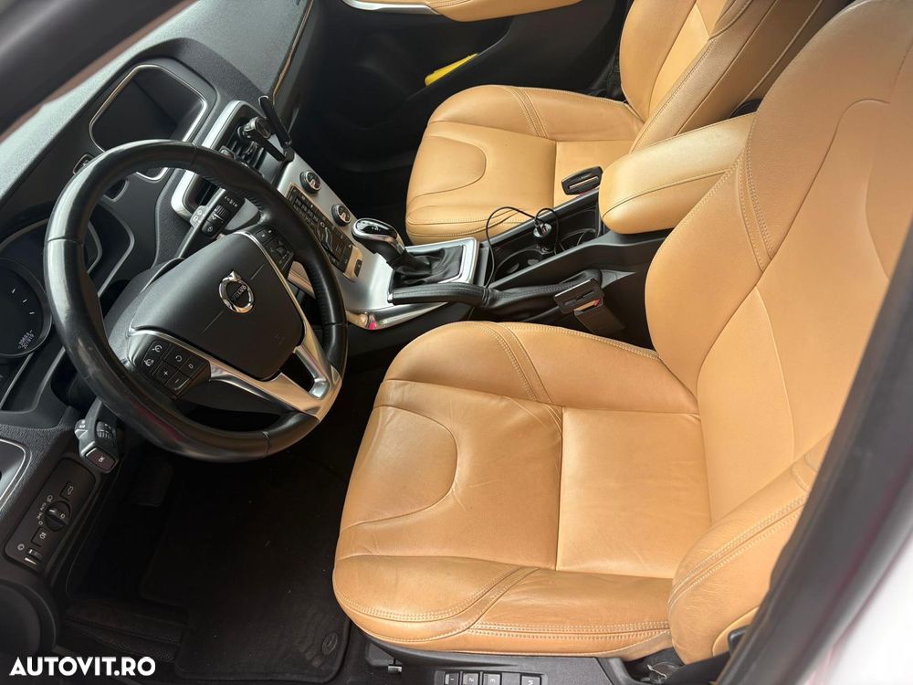 Volvo V40 D3 Geartronic Inscription - 4