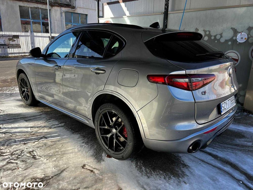 Alfa Romeo Stelvio - 2
