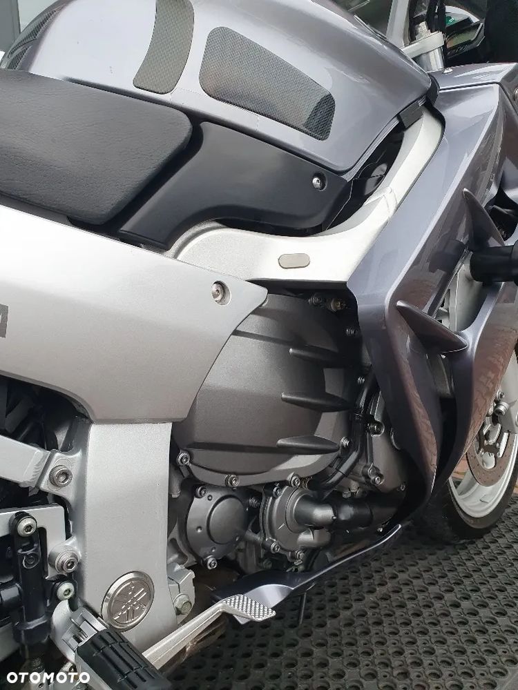 Yamaha FJR - 24