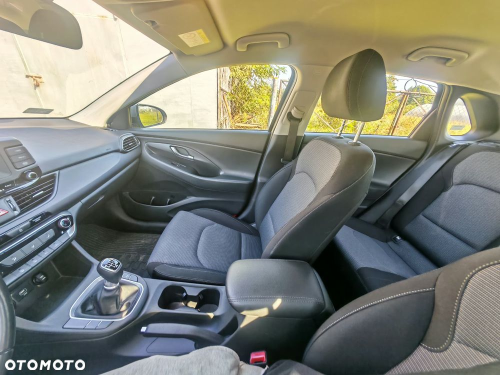 Hyundai i30 1.5 DPI Classic + - 14
