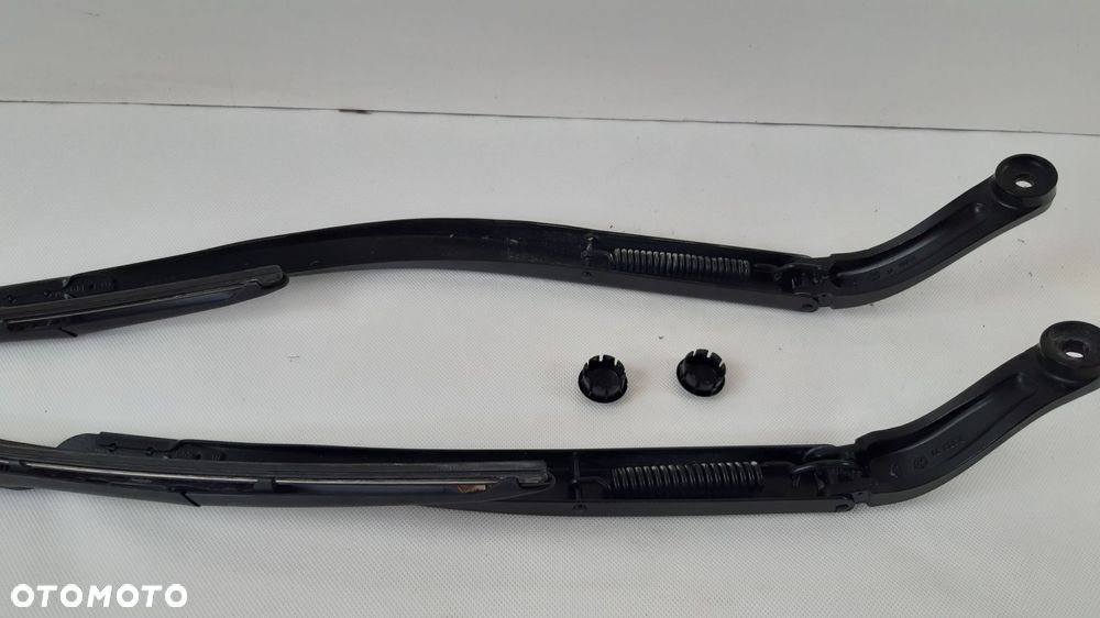 CHRYSLER PACIFICA 16- RAMIONA WYCIERACZEK - 6