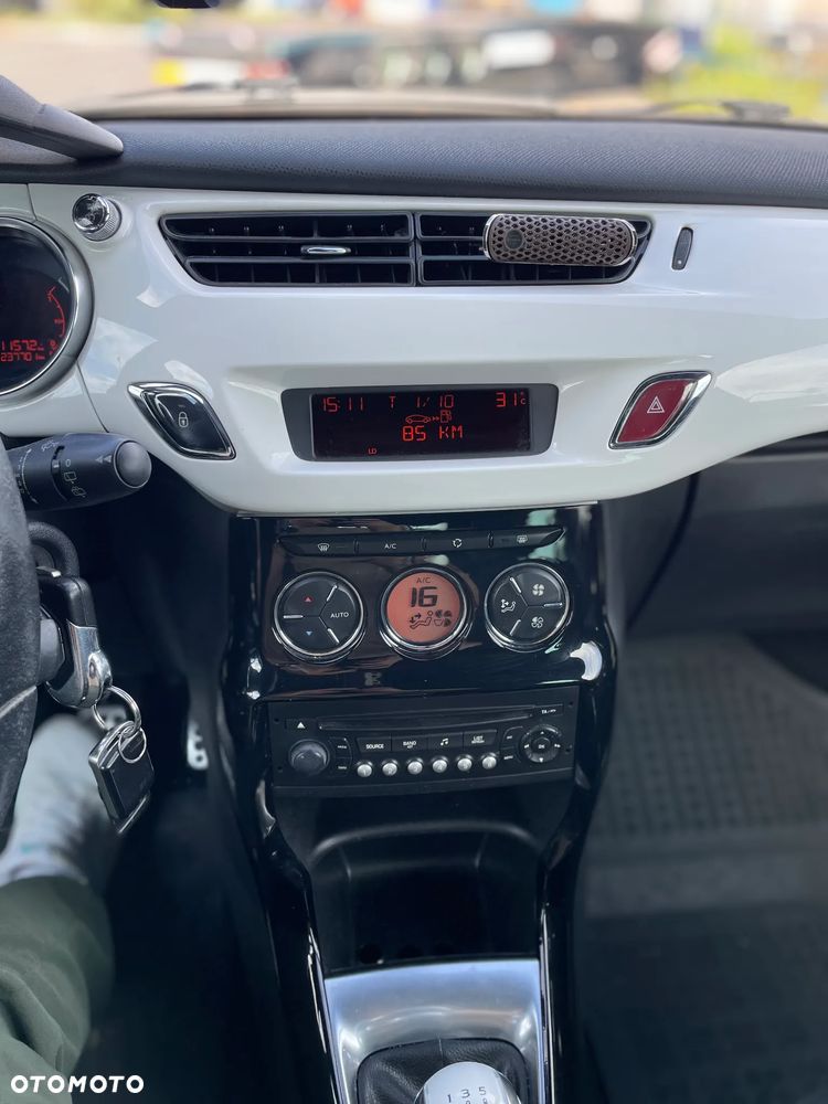 Citroën DS3 1.6 HDi SoChic - 15