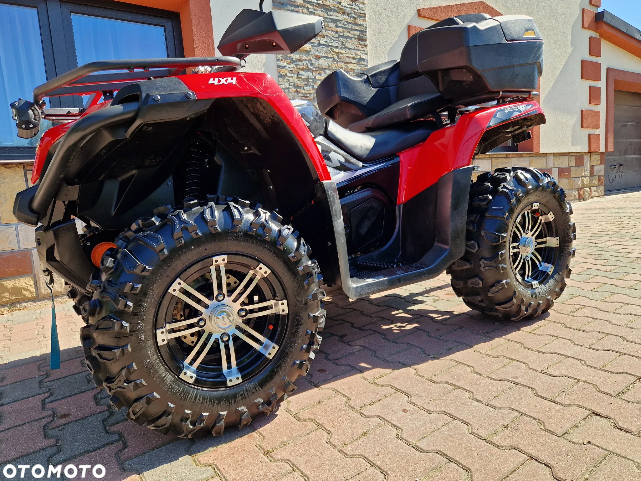 CFMoto 300NK
