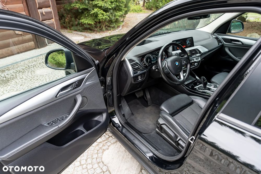 BMW X3 xDrive20d Advantage - 22