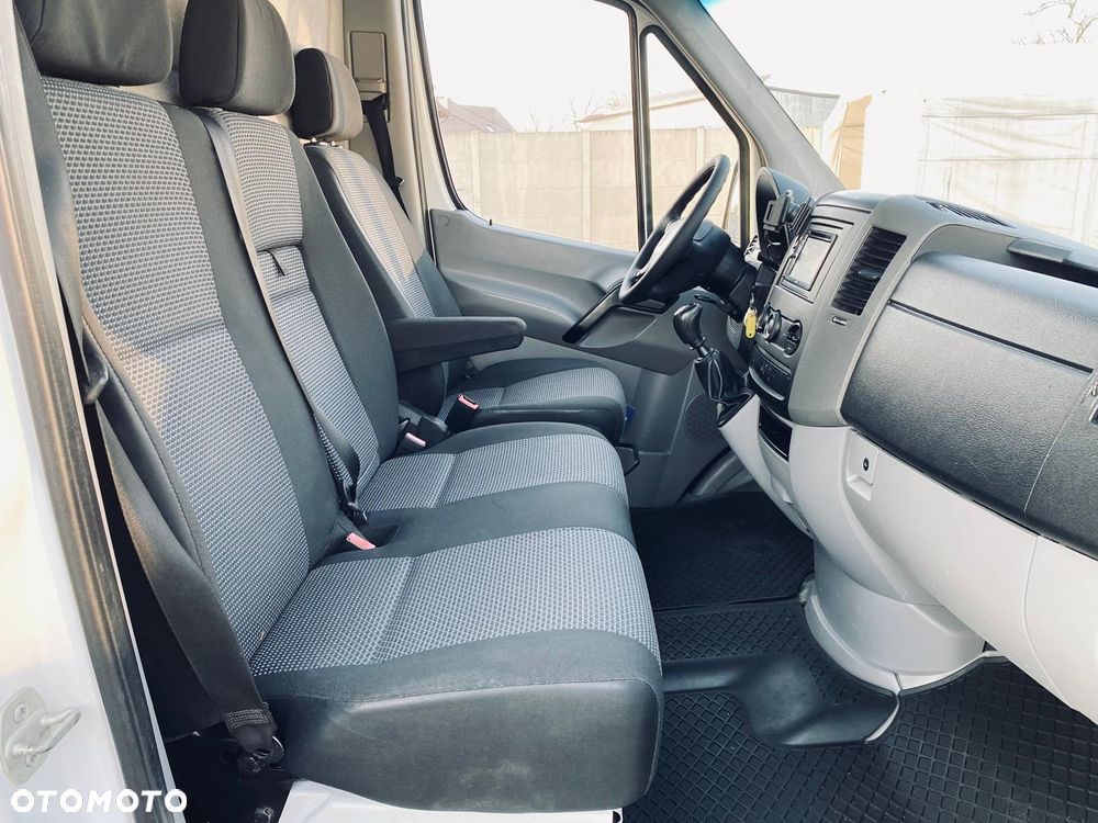 Mercedes-Benz SPRINTER - 15