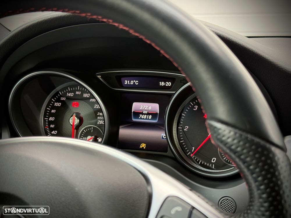 Mercedes-Benz GLA 180 d AMG Line - 14