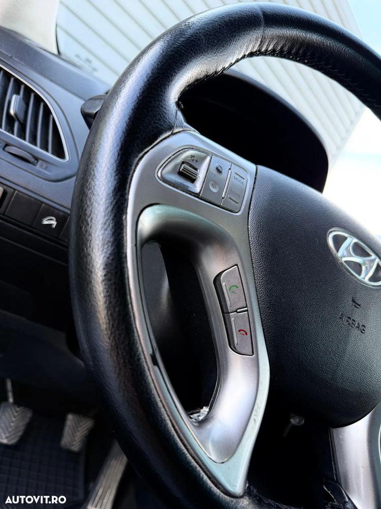 Hyundai ix35 2.0 CRDI Low 2WD GL Classic - 13