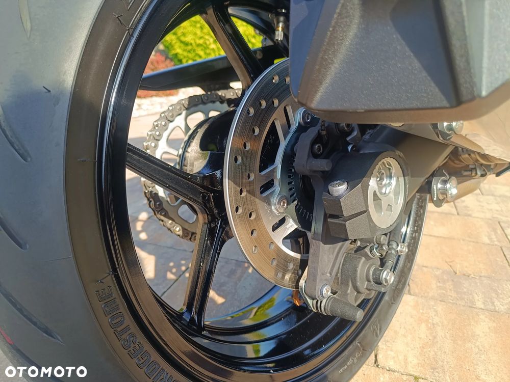 Kawasaki Ninja 1000 SX - 23