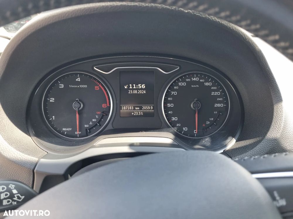 Audi A3 Sportback 1.6 TDI (clean diesel) Ambiente - 3