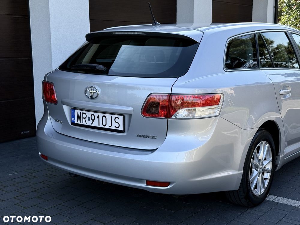 Toyota Avensis - 35