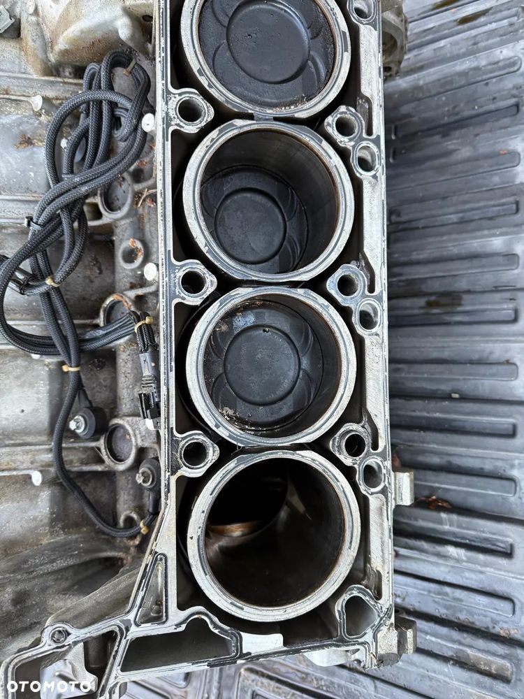 kompletny blok dol silnika wal tloki mercedes 4.7 biturbo a278 278922 - 4