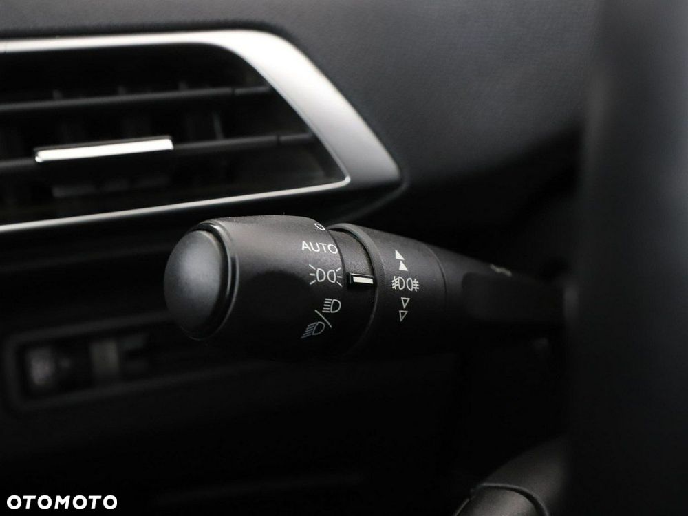 Peugeot 3008 1.5 BlueHDi Active S&S - 31