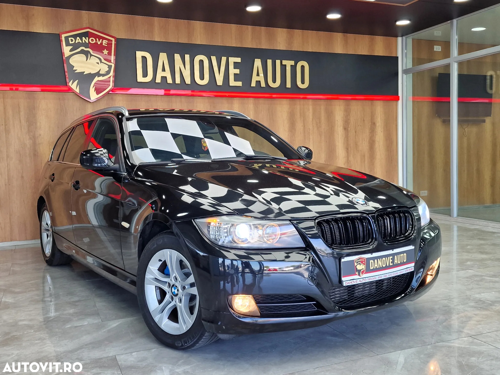 BMW Seria 3 320d DPF Touring Aut. - 3