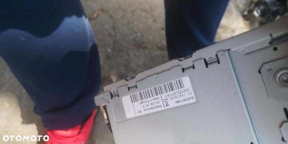 Radio swing Skoda Octavia II lift 1z0035161f - 2