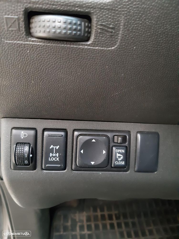 Nissan Navara 2.5 dCi CD LE - 15