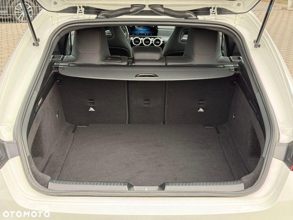 Mercedes-Benz CLA 180 AMG Line 7G-DCT - 27