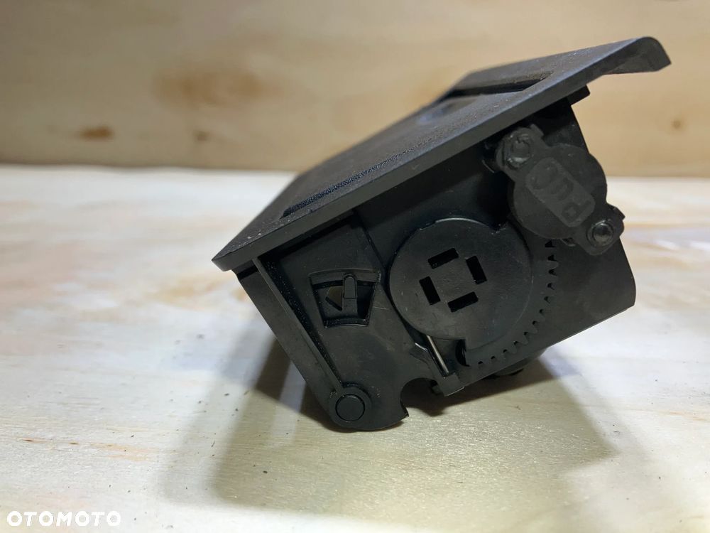 POPIELNICZKA BMW E36 COUPE CABRIO 1960743 1960742 - 2