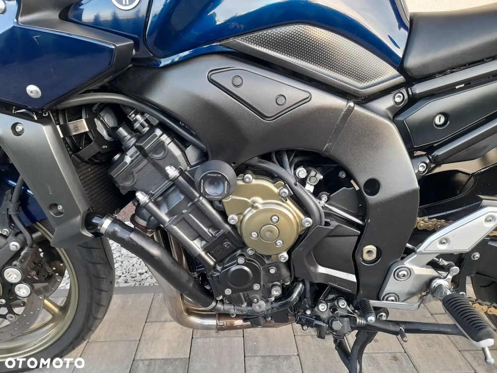 Yamaha FZ - 24