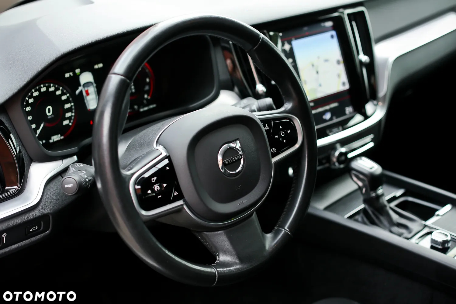 Volvo V60 Cross Country Pro D4 AWD - 25