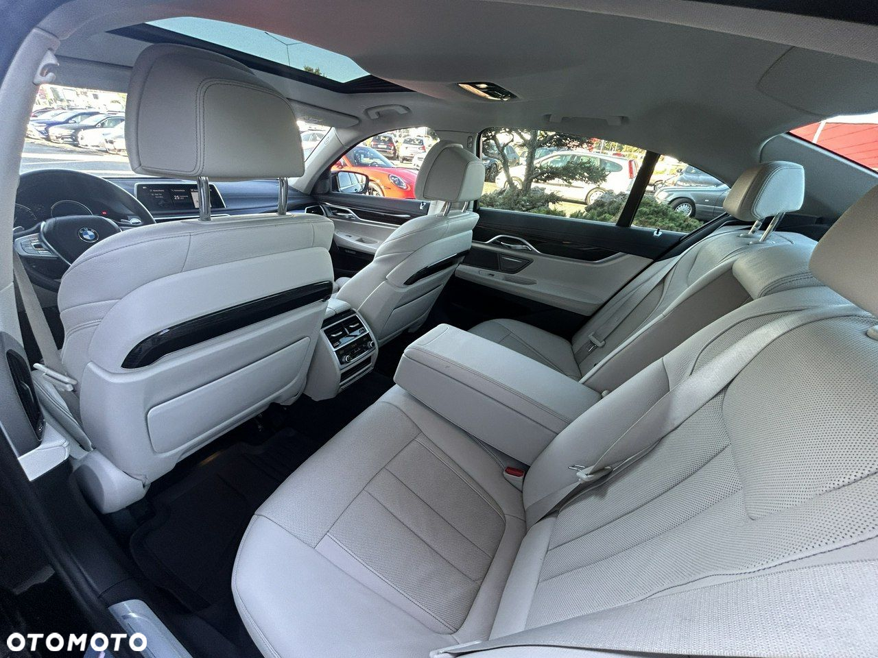 BMW Seria 7 - 11