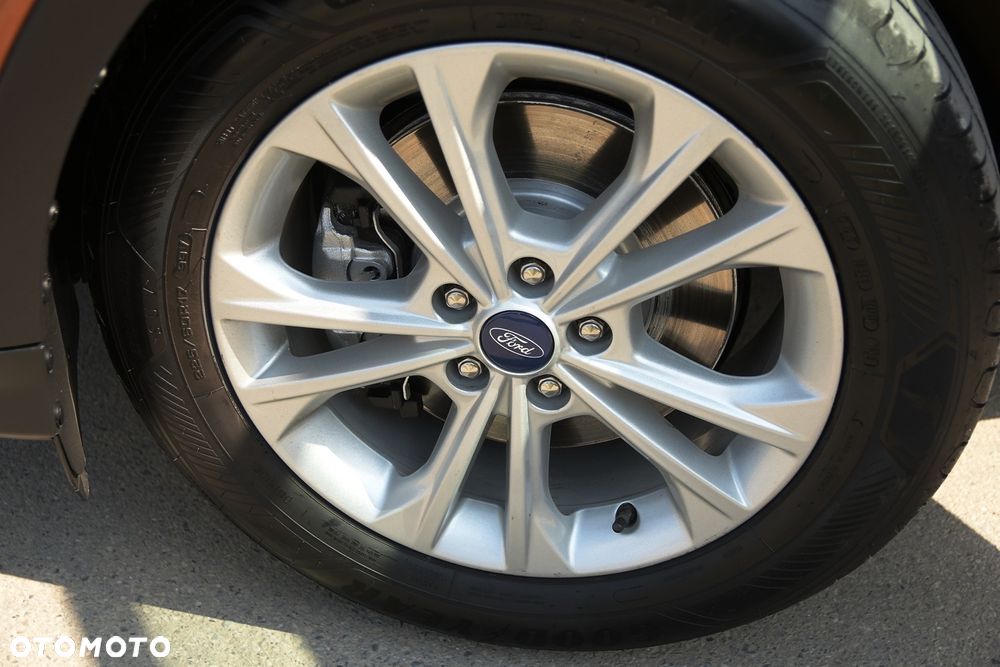 Ford Kuga 2.0 TDCi 2x4 Titanium - 34