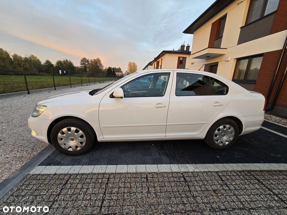 Skoda Octavia 2011 photo 3