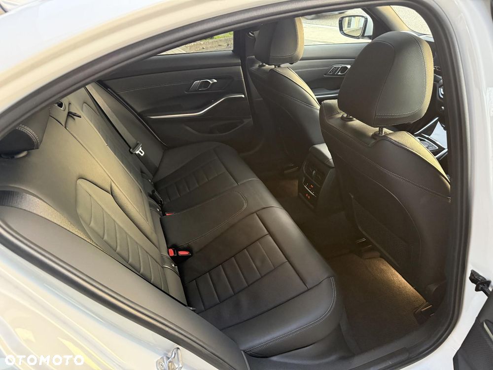 BMW Seria 3 320i Advantage sport - 10