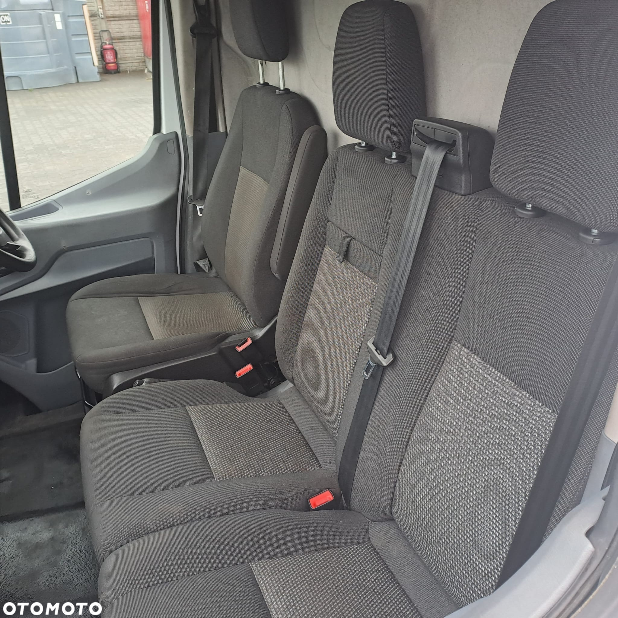 Ford Transit 350 L 2.2 TDCi 125 kM L3H3 - 11