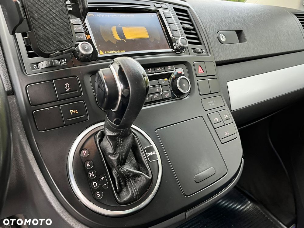 Volkswagen Multivan - 21