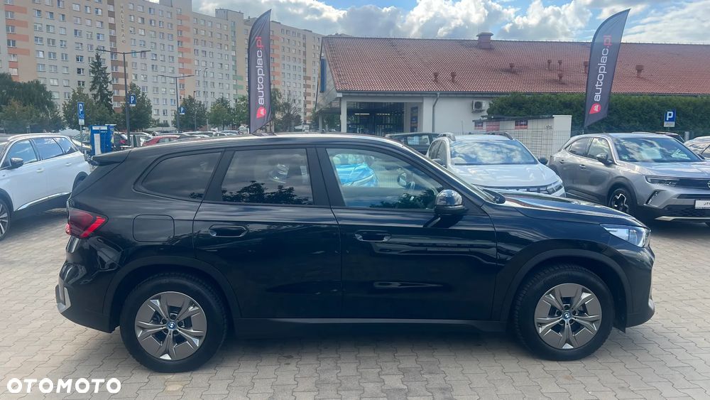 BMW iX1 eDrive20 xLine - 4