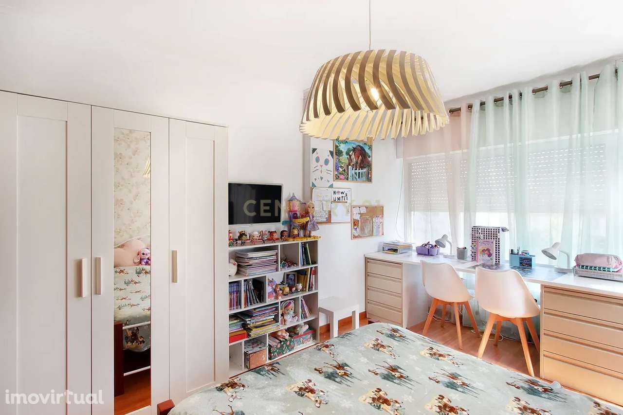 Mem Martins - Apartamento T1 transformado em T2 em zona tranquila. - Grande imagem: 3/20