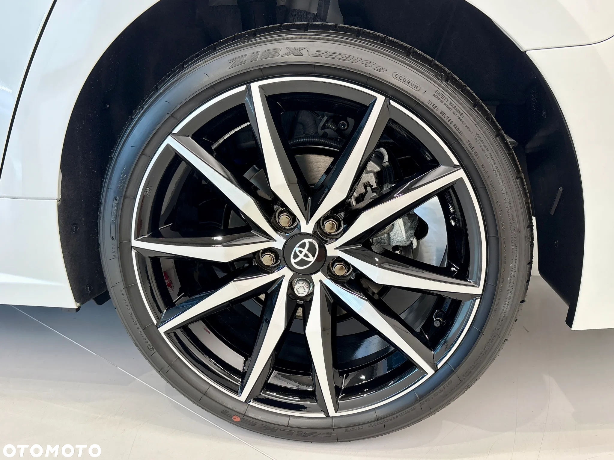 Toyota Corolla 1.8 Hybrid GR Sport - 24