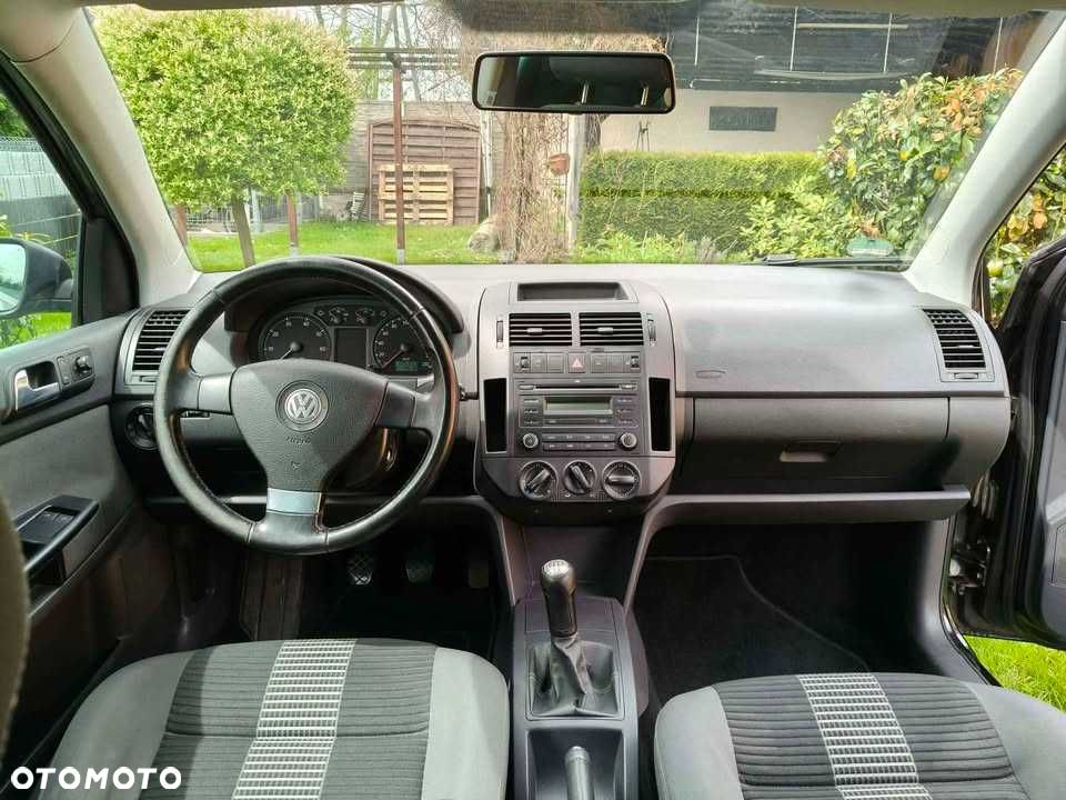 Volkswagen Polo - 2