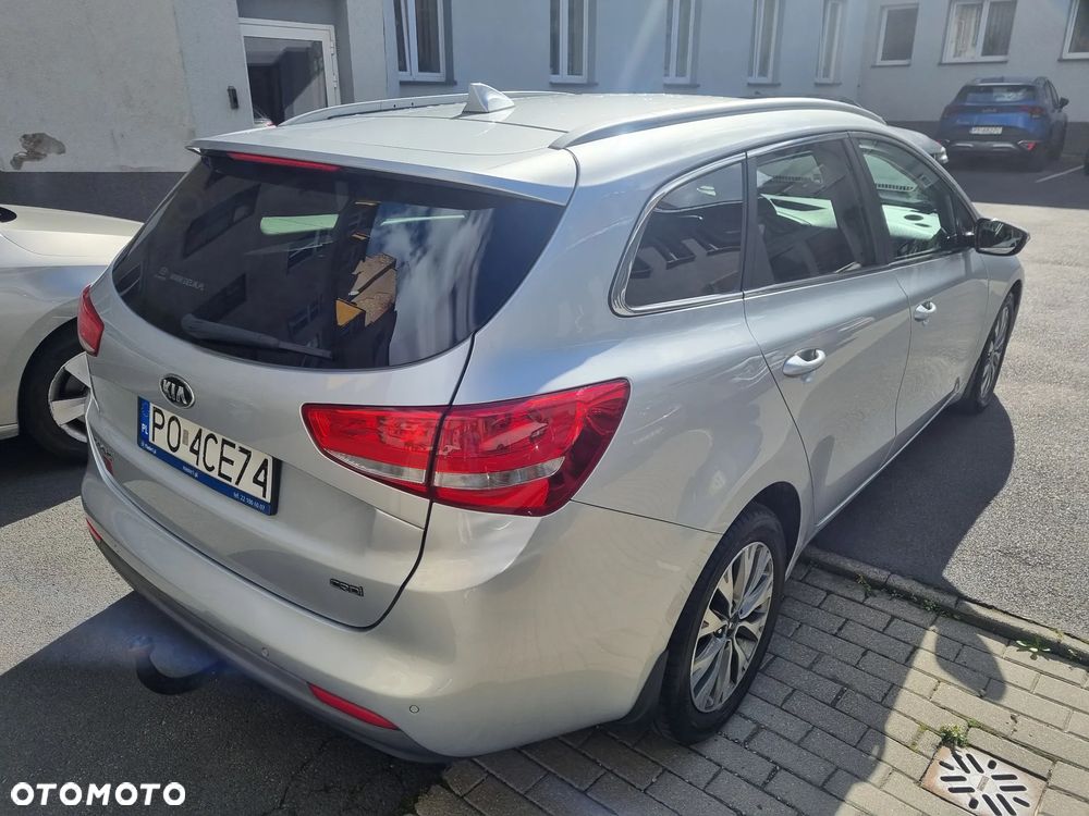 Kia Ceed - 10