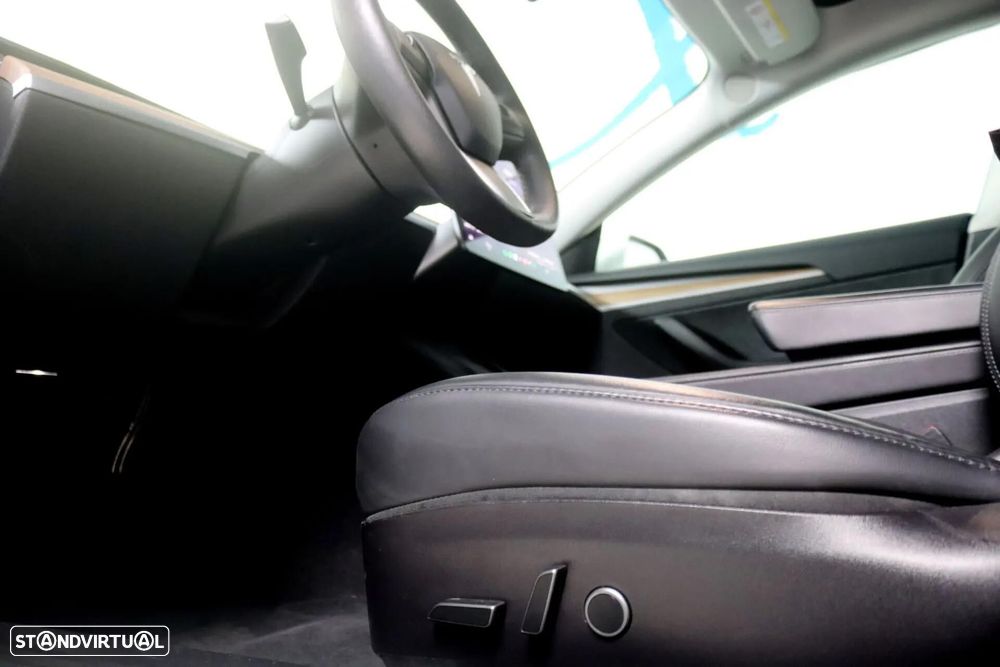 Tesla Model 3 Long-Range Dual Motor AWD - 12