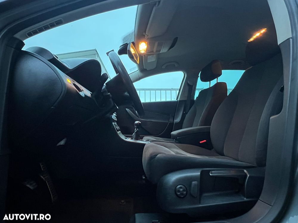 Volkswagen Passat 2.0 TDI DPF Comfortline - 10