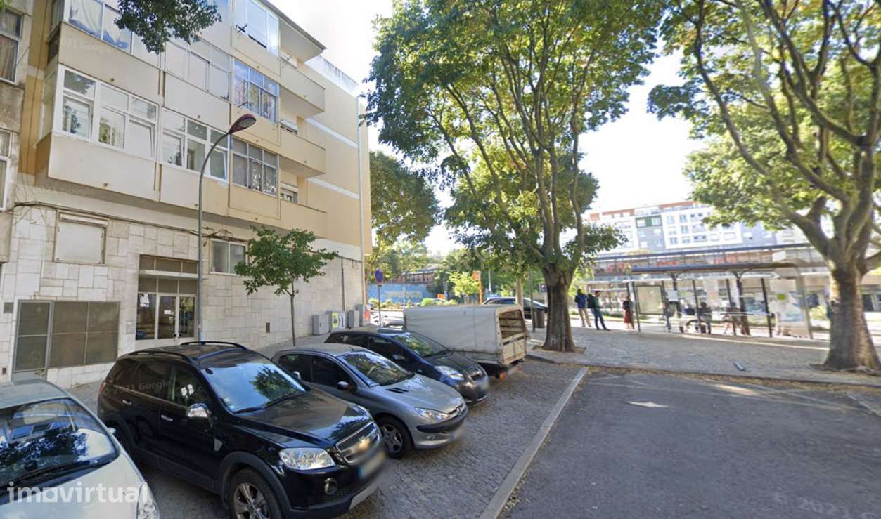 Espaço Comercial/Loja com montra em Benfica — junto à Estação CP | 150 - Grande imagem: 2/7