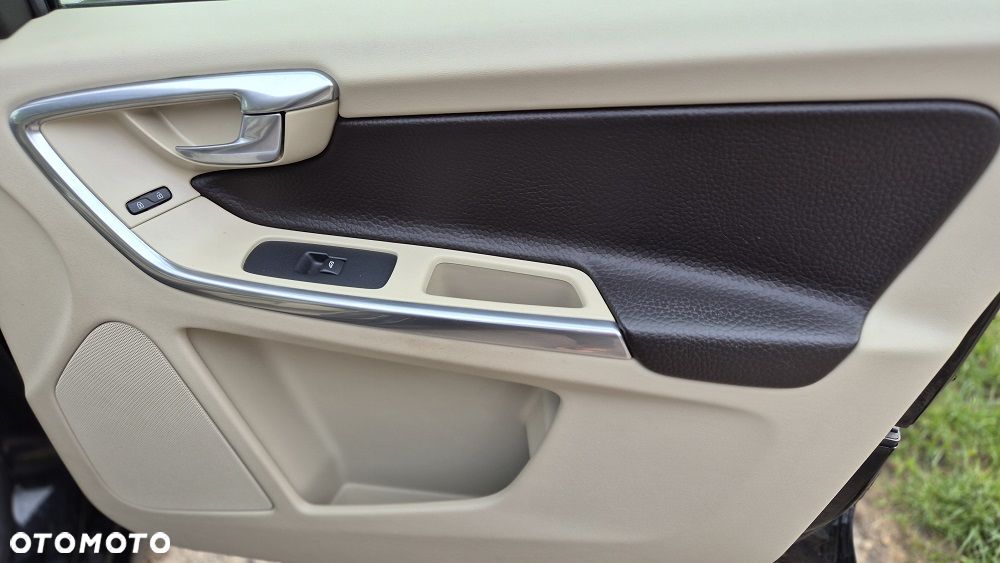 Volvo XC 60 D4 RDesign - 19