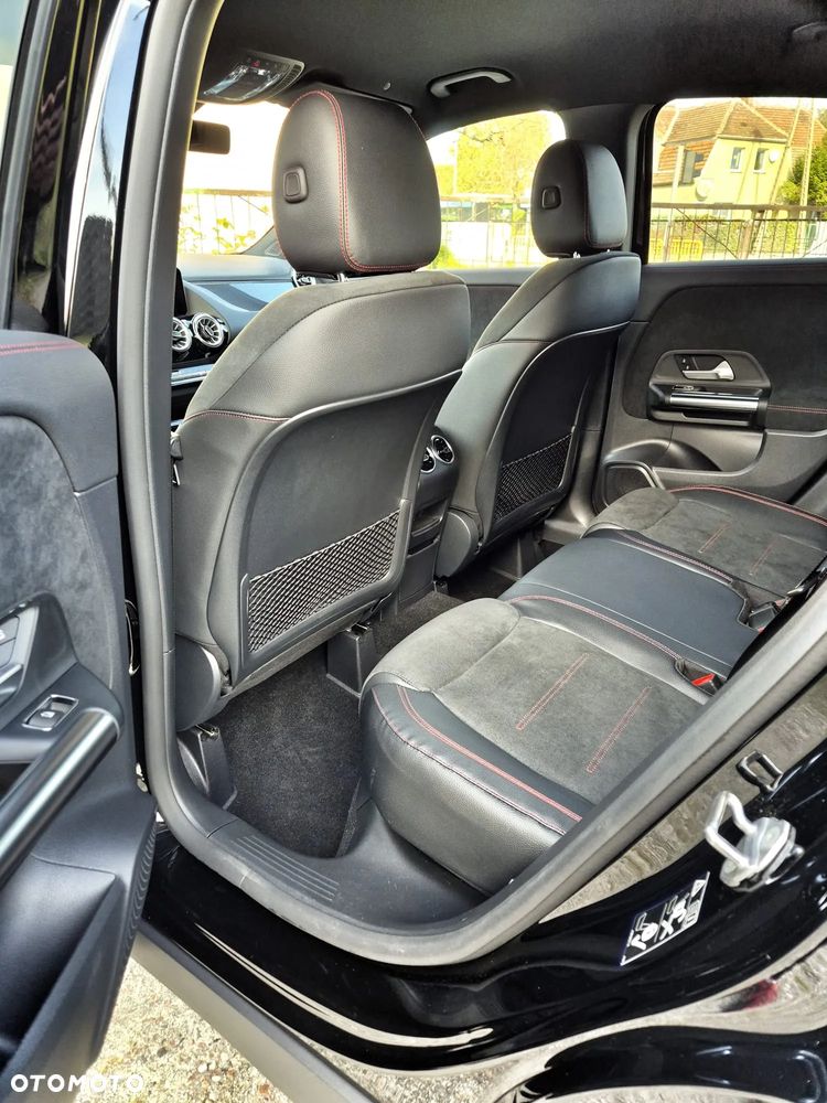 Mercedes-Benz GLA 250 8G-DCT AMG Line - 3