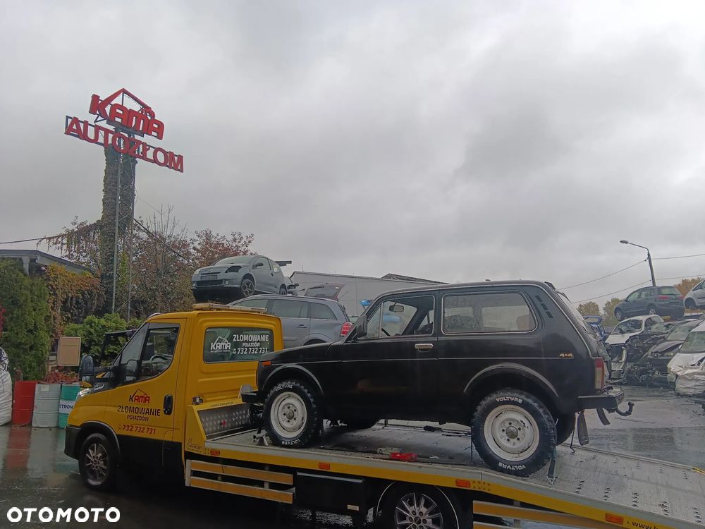 *LADA NIVA* Samochód na częśći - 1