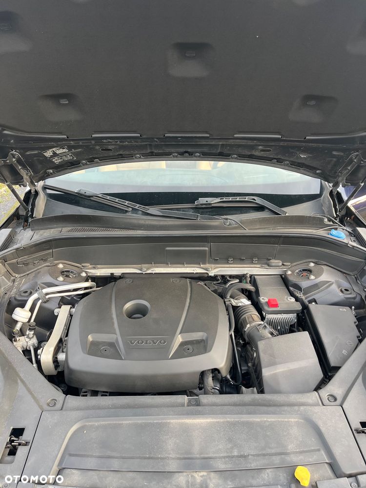 Volvo XC 90 T6 AWD Momentum 7os - 27