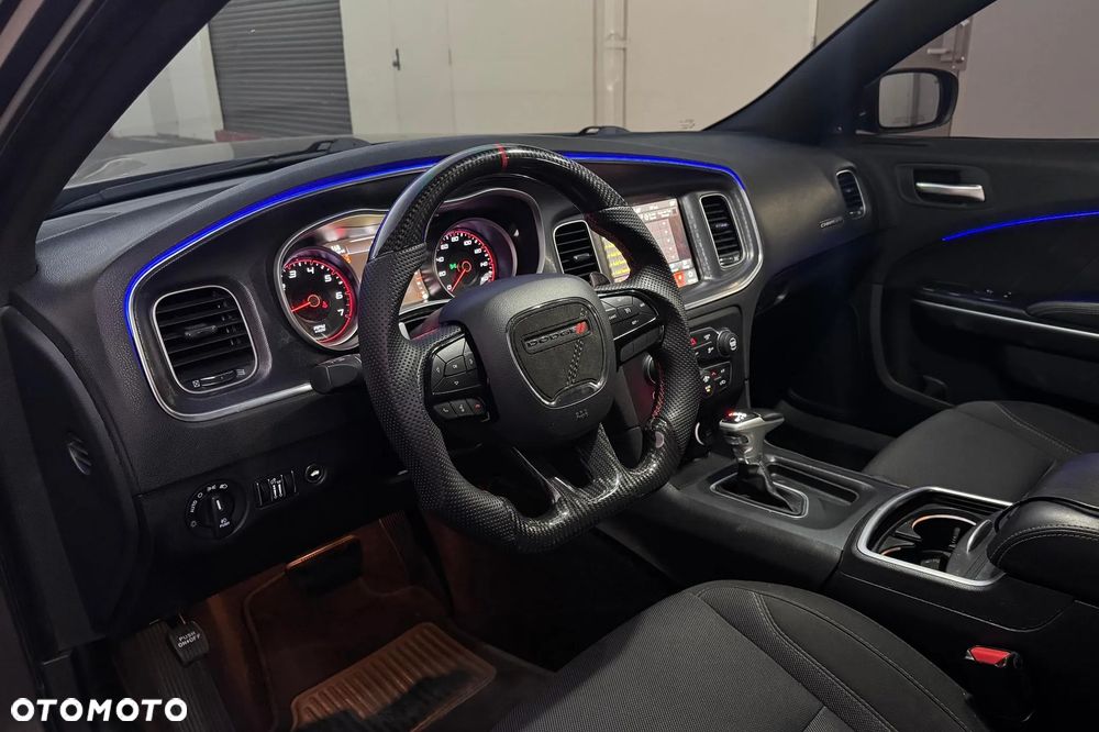 Dodge Charger 5.7 R/T - 12
