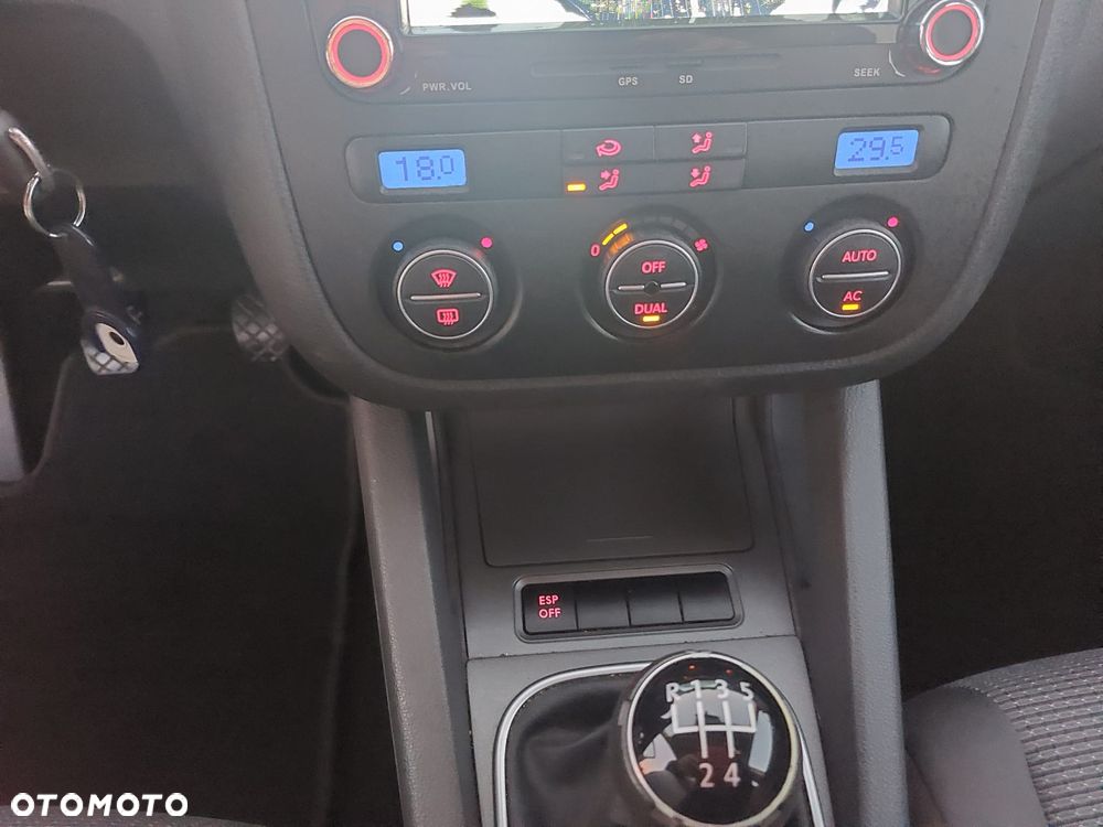 Volkswagen Golf - 19