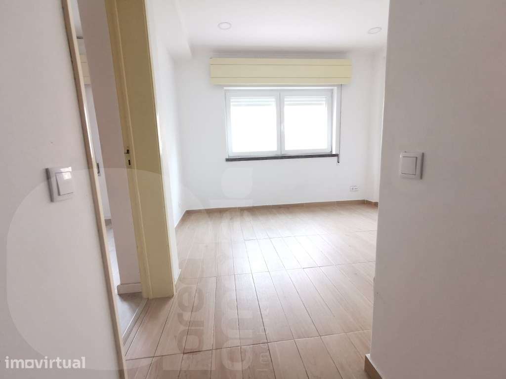 Apartamento T1 totalmente remodelado no Miratejo, Corroios - Grande imagem: 2/17