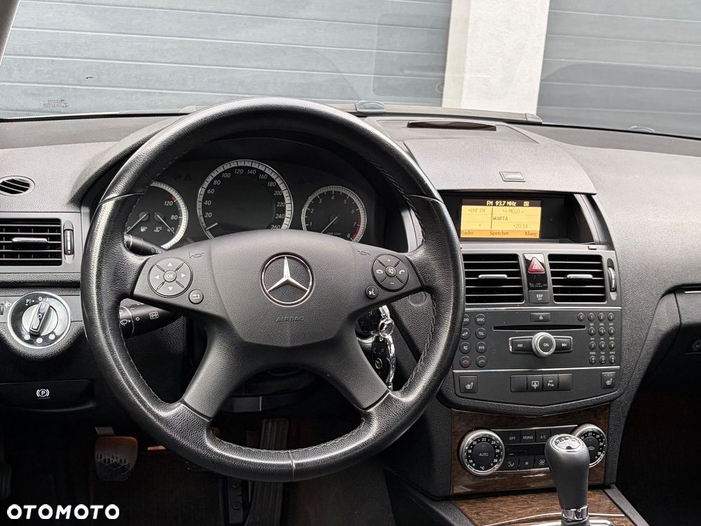Mercedes-Benz Klasa C 180 Kompressor BlueEFFICIENCY Elegance - 34