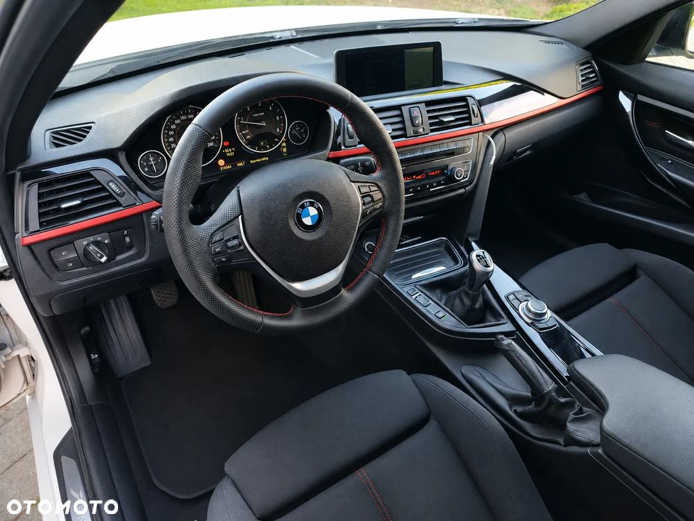 BMW Seria 3 318d Sport Line - 10